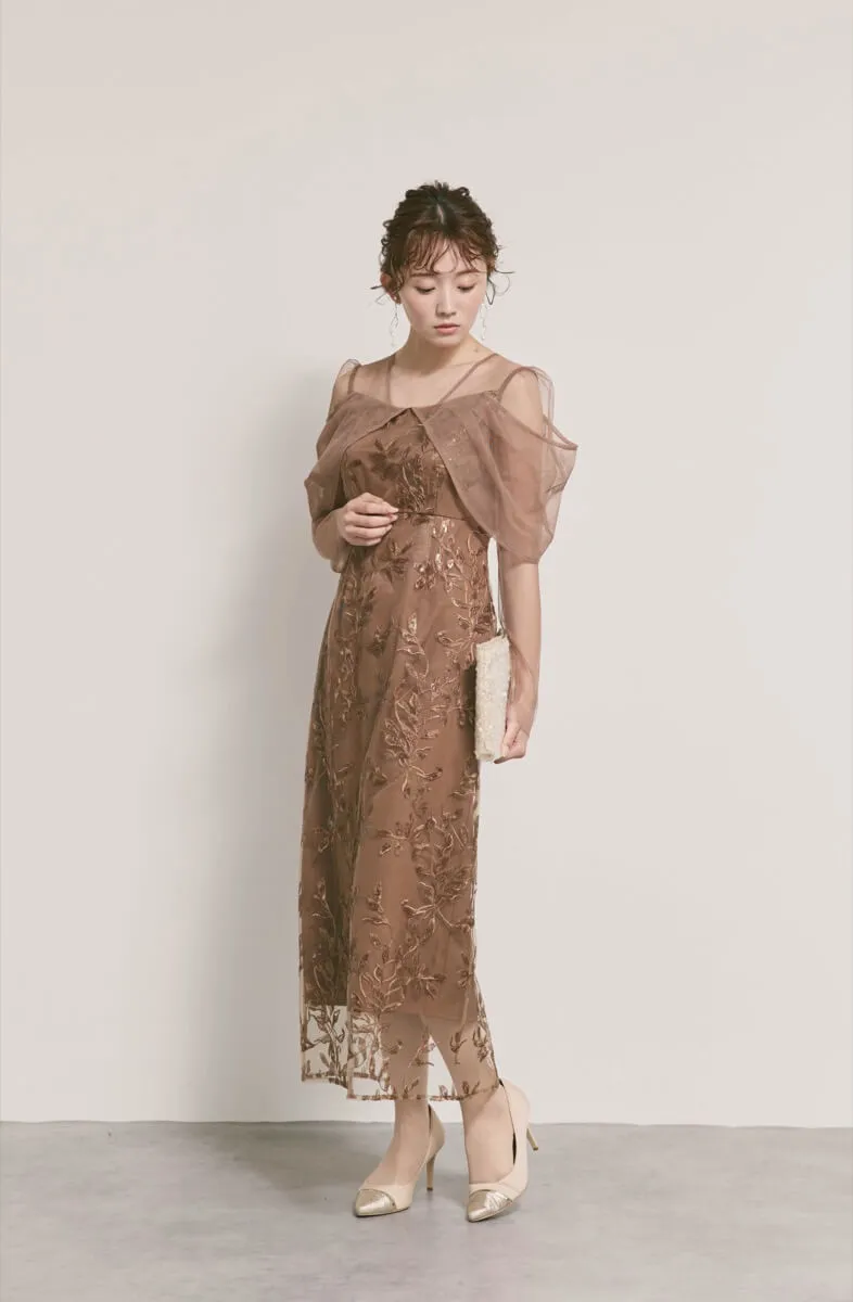 ブラウンのチュールスリーブIラインドレス