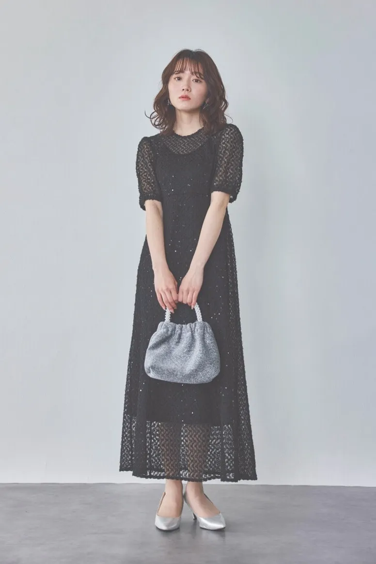 ブラックのスパンコールレースドレス