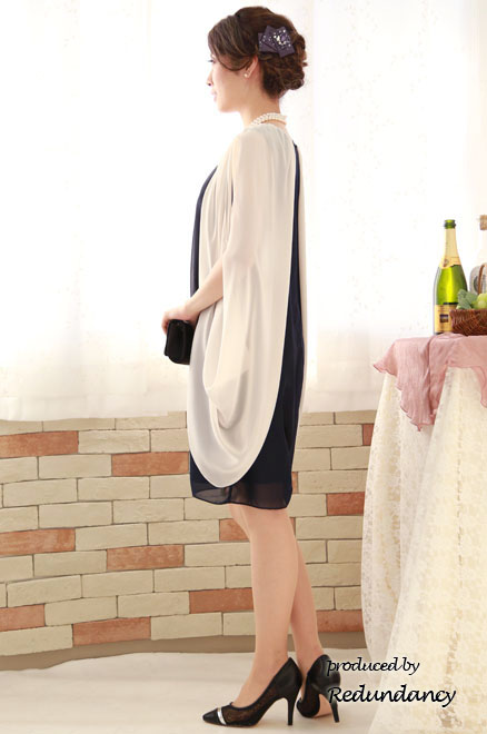 ネイビー×ホワイトのアームスリットシフォンドレス