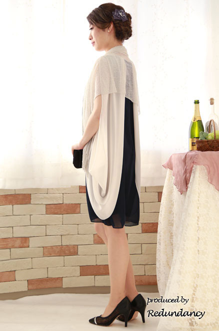 ネイビー×ホワイトのアームスリットシフォンドレス