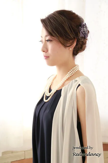 ネイビー×ホワイトのアームスリットシフォンドレス