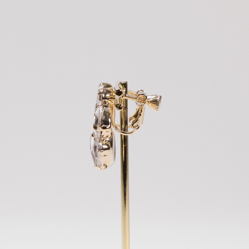 ビジュー付きイヤリング(ゴールド)