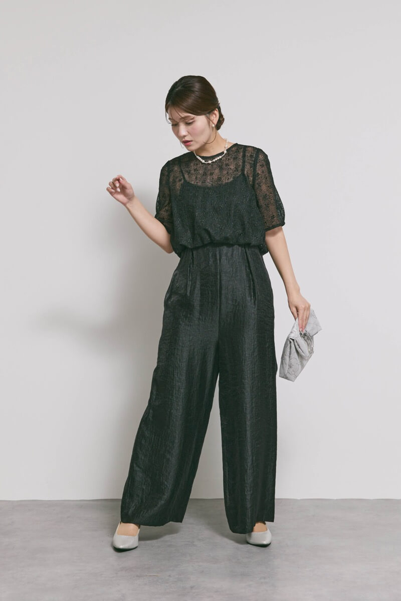 ブラックのバルーンデザインパンツドレス