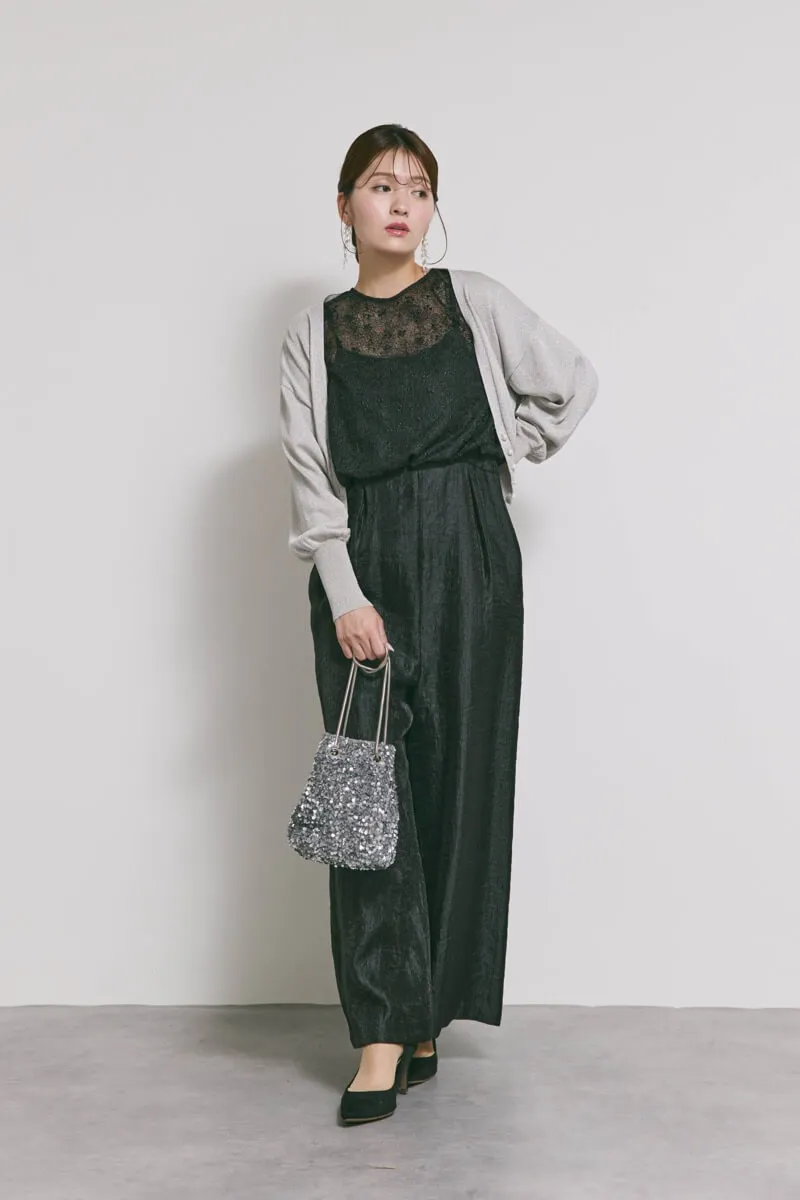 ブラックのバルーンデザインパンツドレス