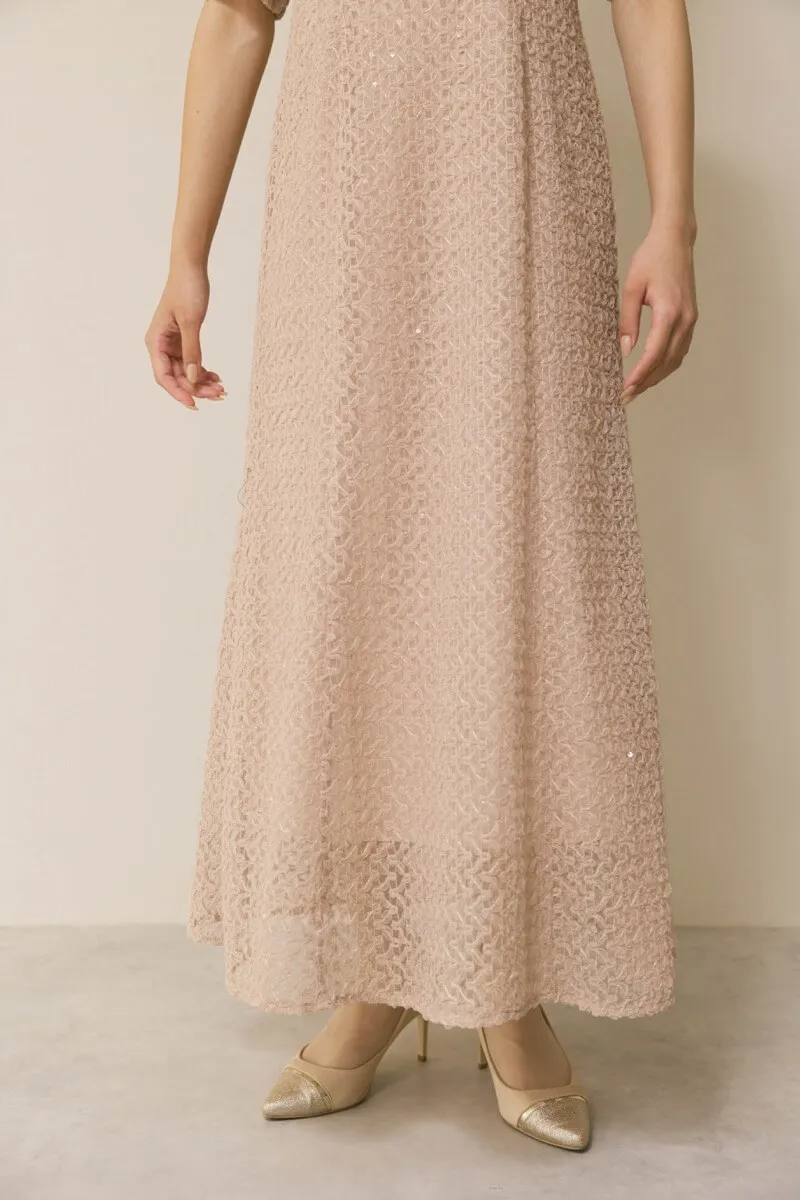 ベージュのスパンコールレースドレス