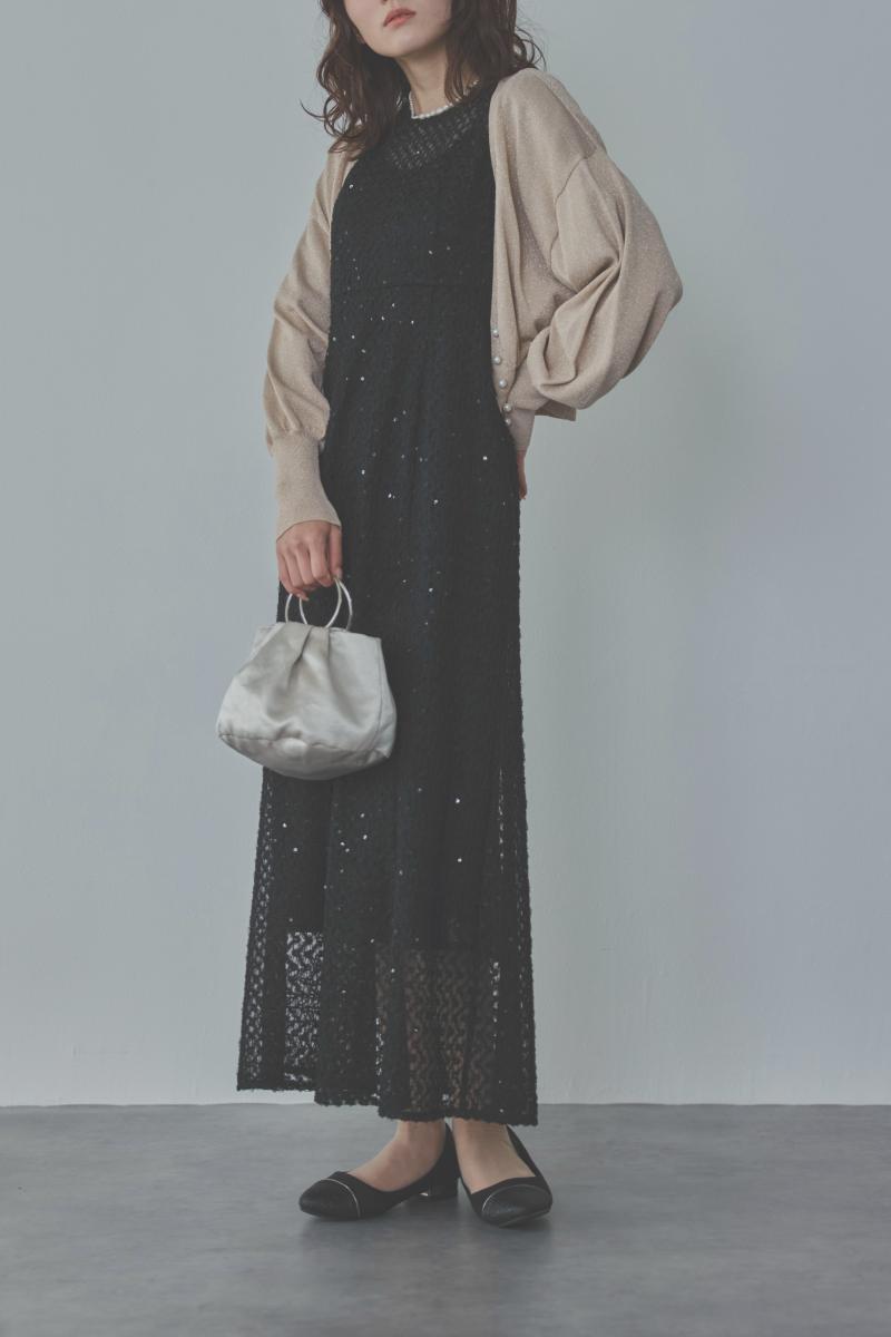 ブラックのスパンコールレースドレス