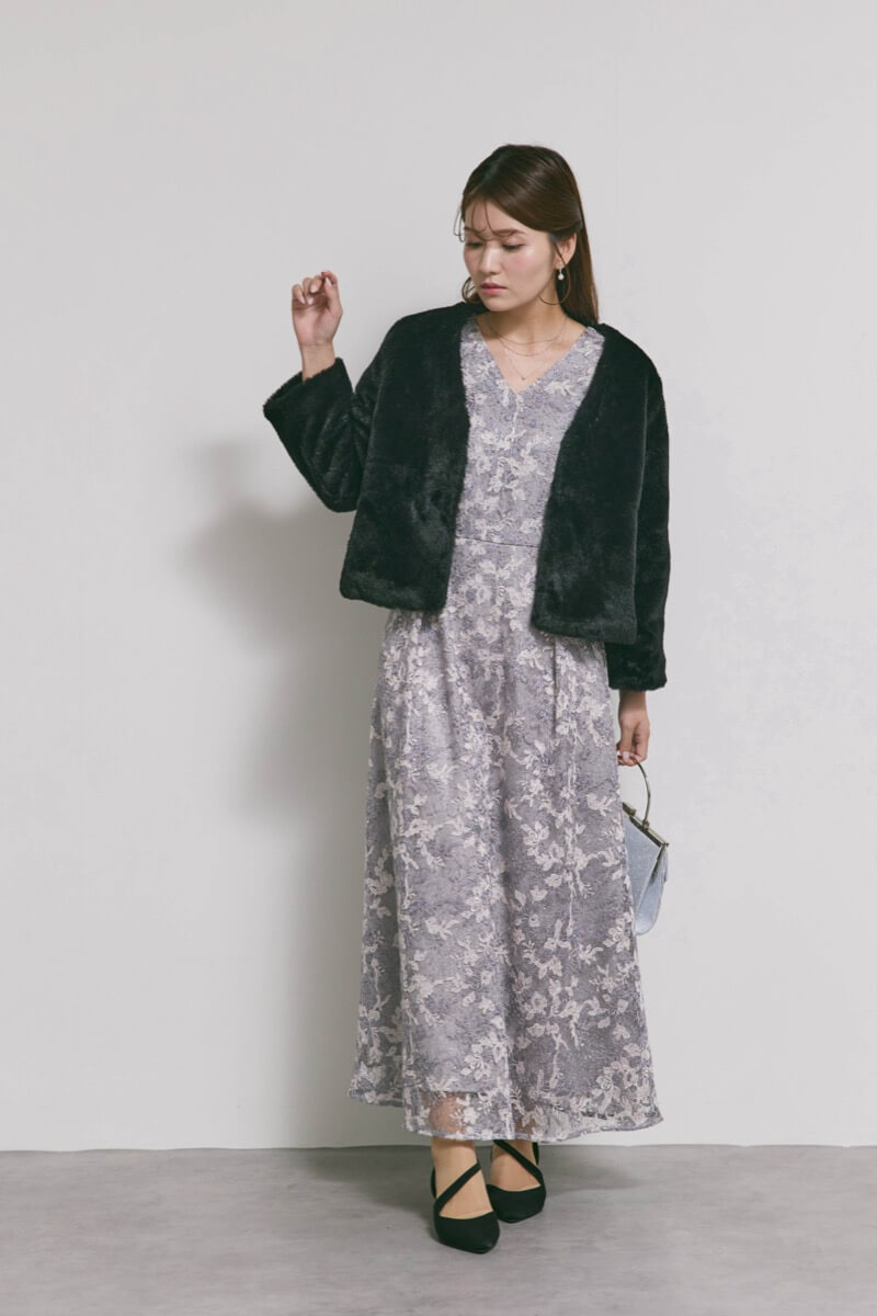 ラベンダーのシアーオフショルドレス