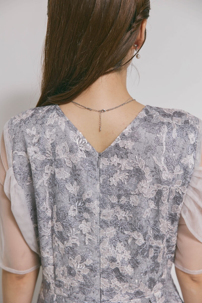 ラベンダーのシアーオフショルドレス