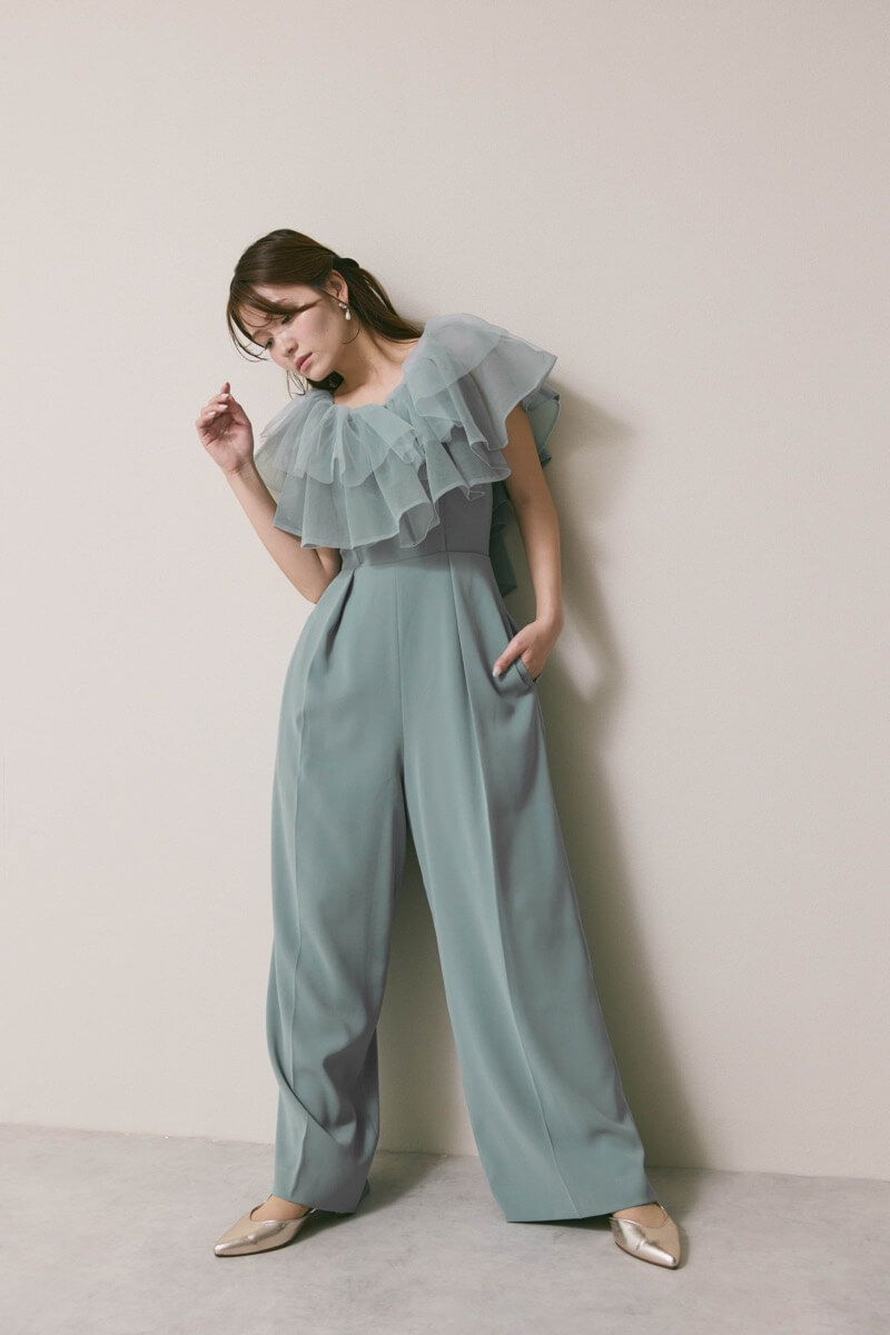 ブルーのチュールカラーベアパンツドレス