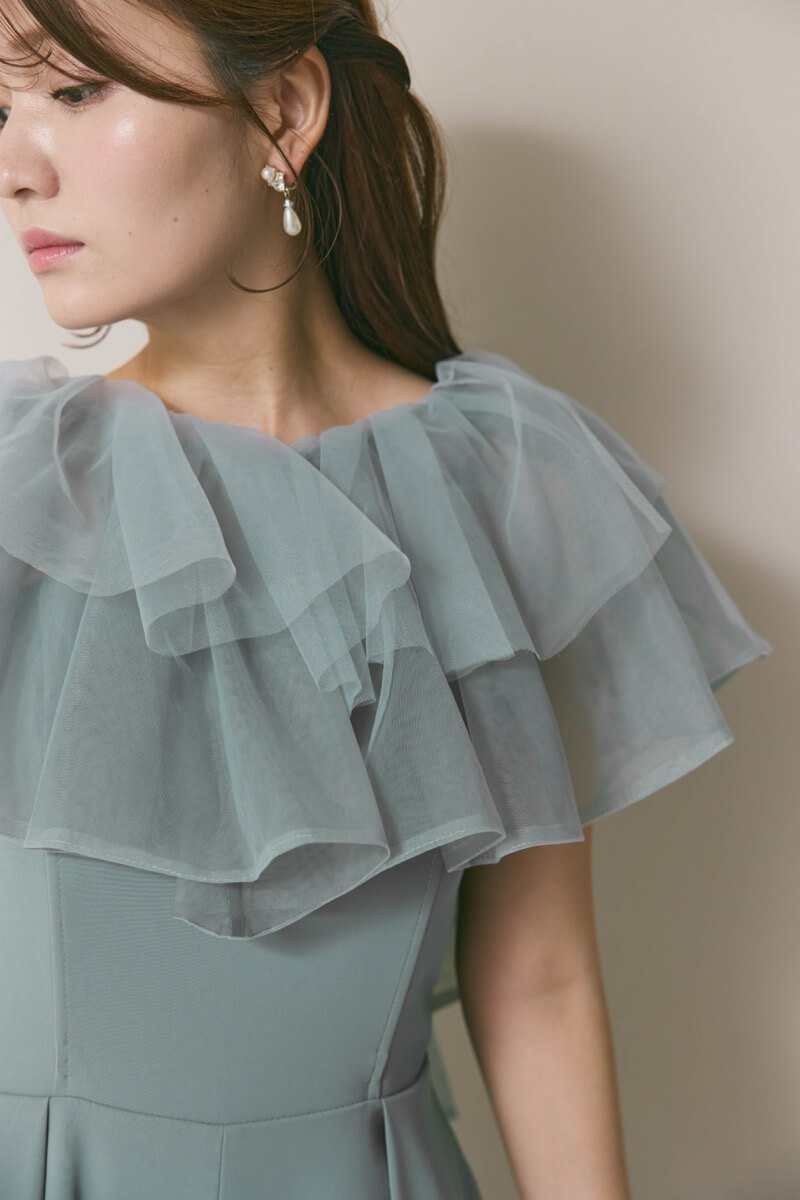 ブルーのチュールカラーベアパンツドレス