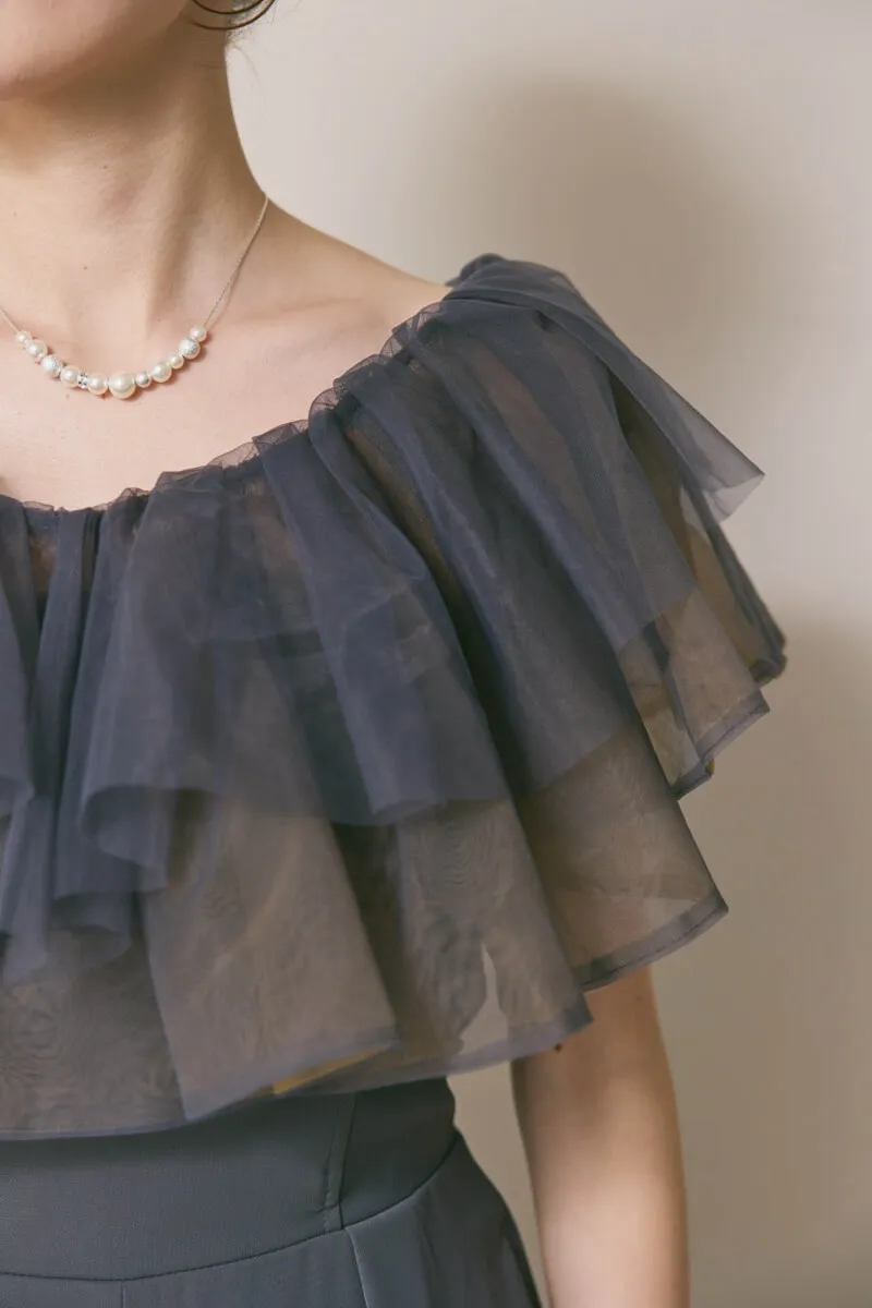 チャコールグレーのチュールカラーベアパンツドレス