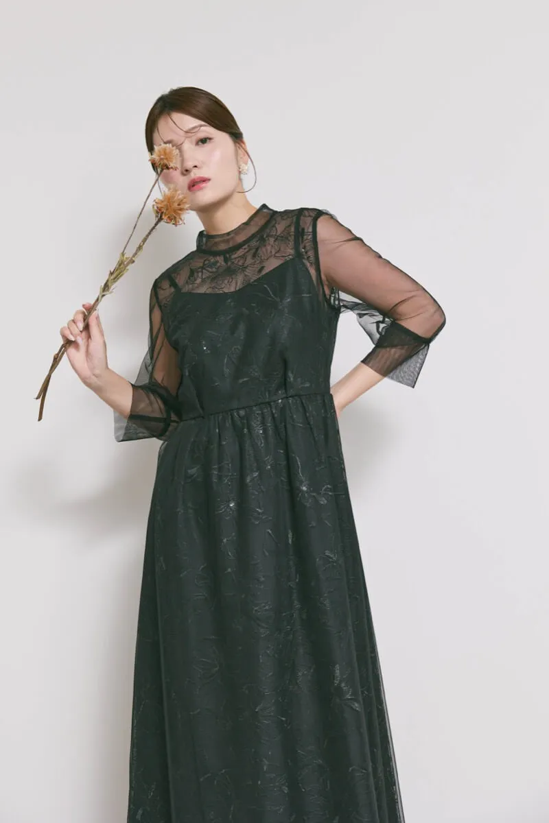 ブラックのレースミックスチュールドレス