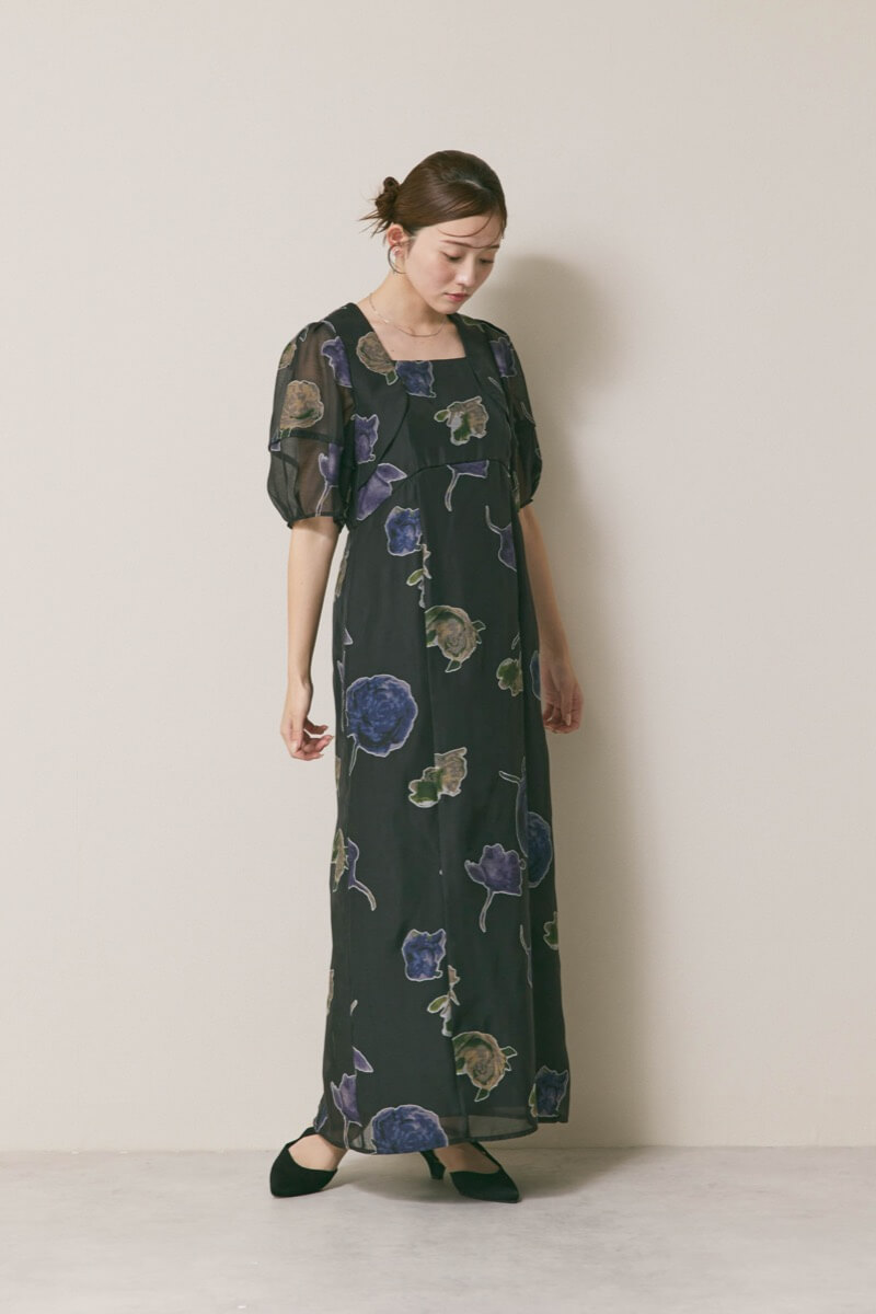 ブラックのフラワープリントオケージョンドレス