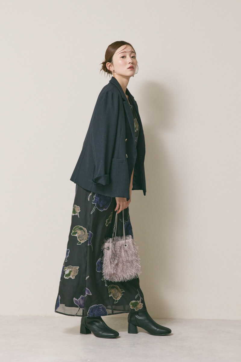 ブラックのフラワープリントオケージョンドレス