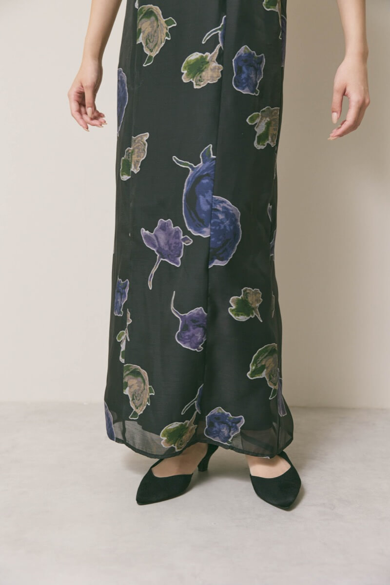 ブラックのフラワープリントオケージョンドレス