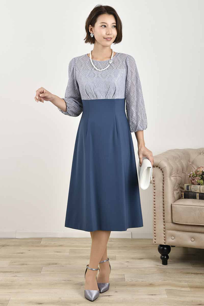 ブルーグレーのボリュームスリーブ切替えドレス