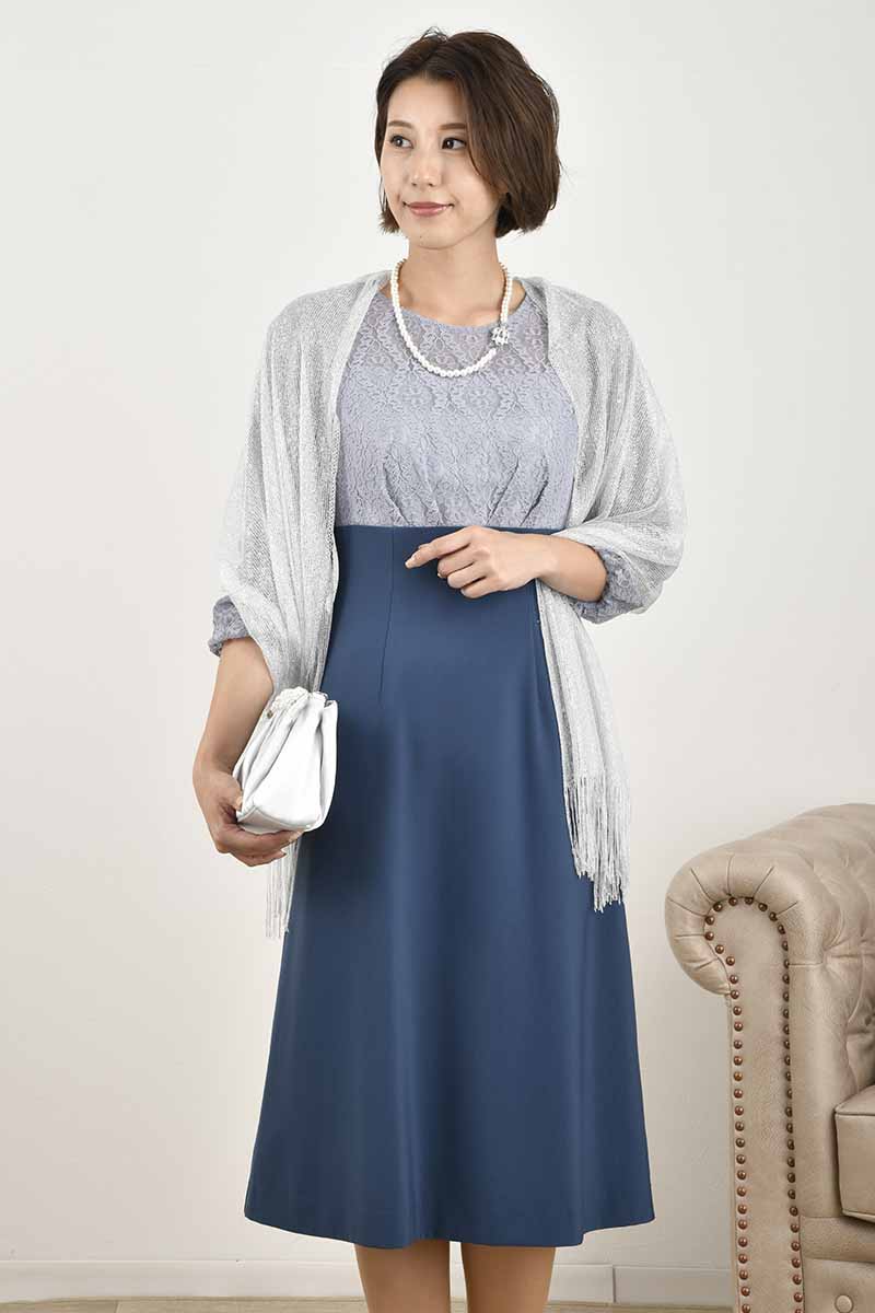 ブルーグレーのボリュームスリーブ切替えドレス