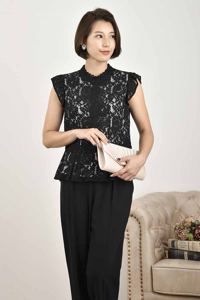 ブラックのレース柄テーパードパンツドレス