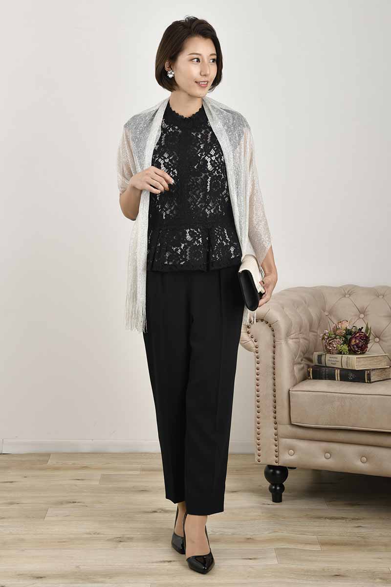 ブラックのレース柄テーパードパンツドレス