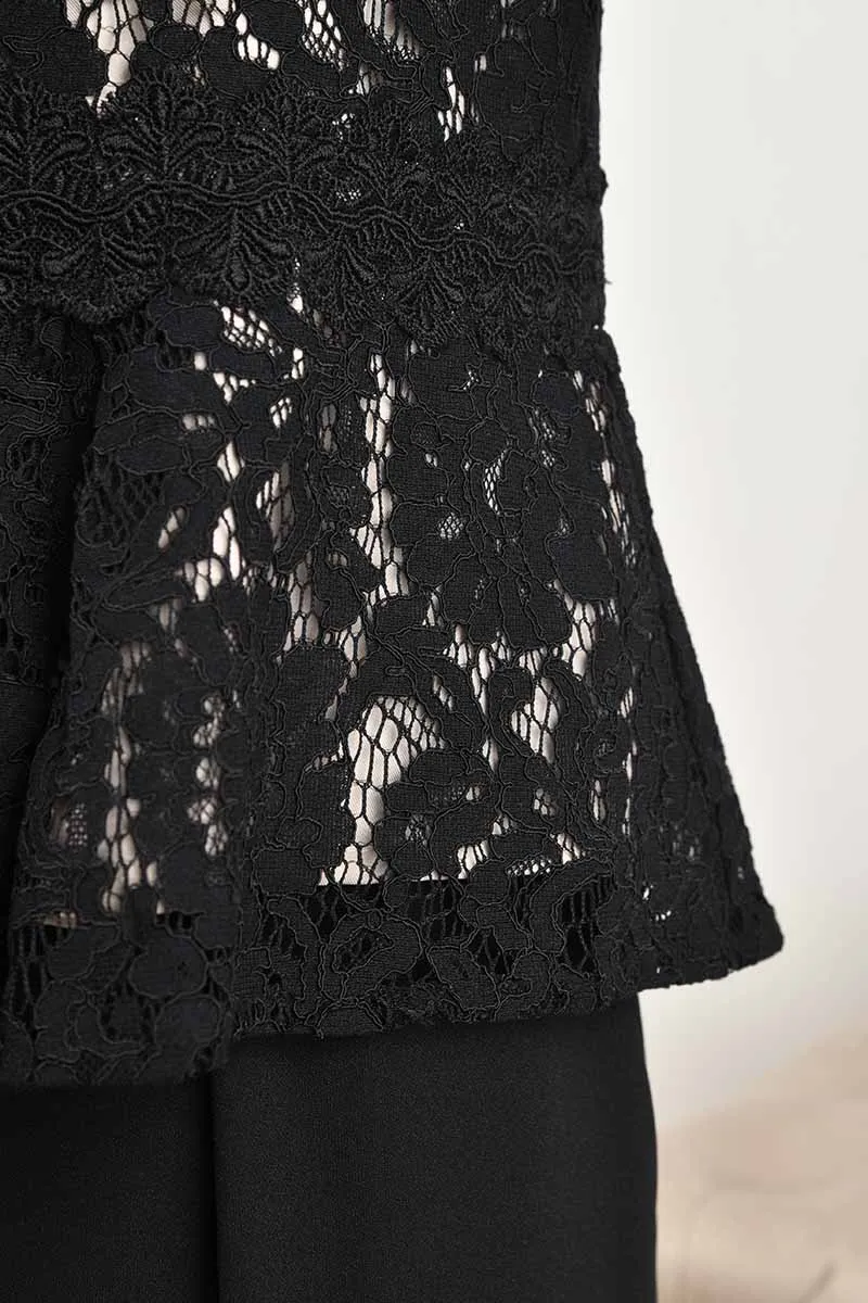 ブラックのレース柄テーパードパンツドレス
