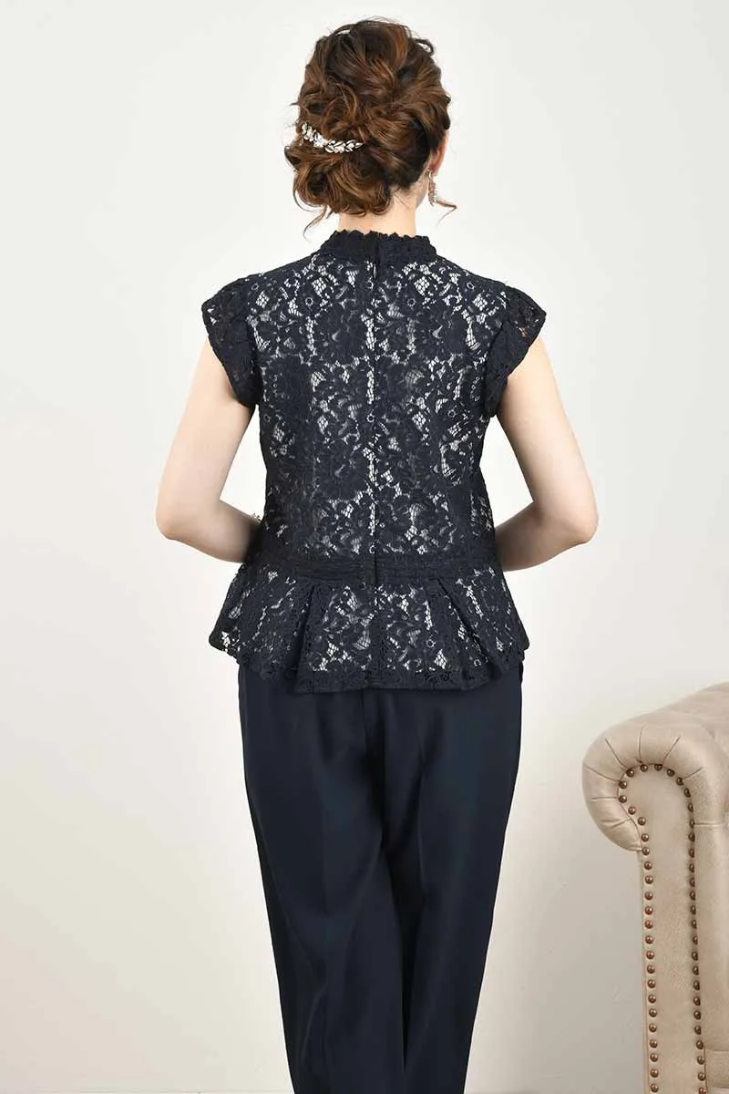 ネイビーのレース柄テーパードパンツドレス