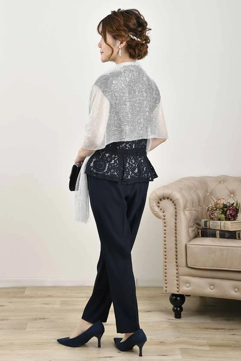 ネイビーのレース柄テーパードパンツドレス