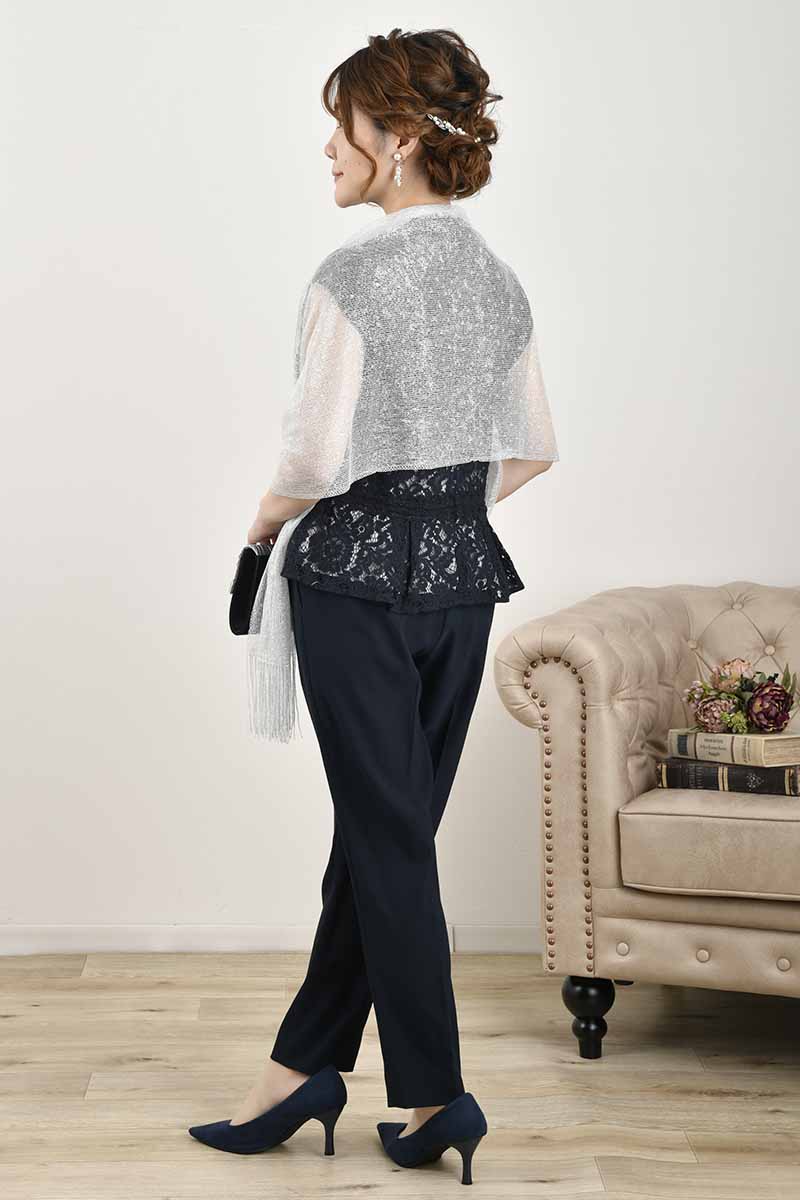 ネイビーのレース柄テーパードパンツドレス