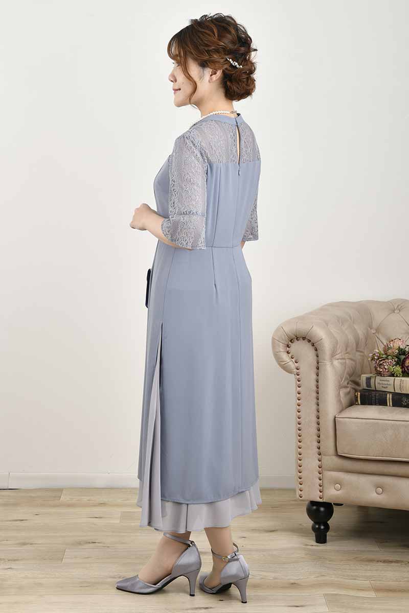 ブルーグレーのフレアスリーブスリット入りドレス