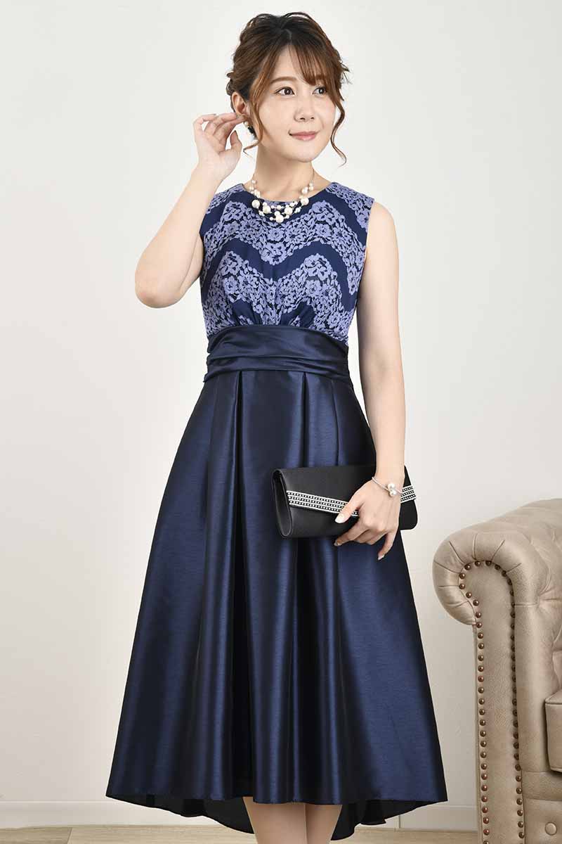 ブルーのレース切替フィットアンドフレアドレス