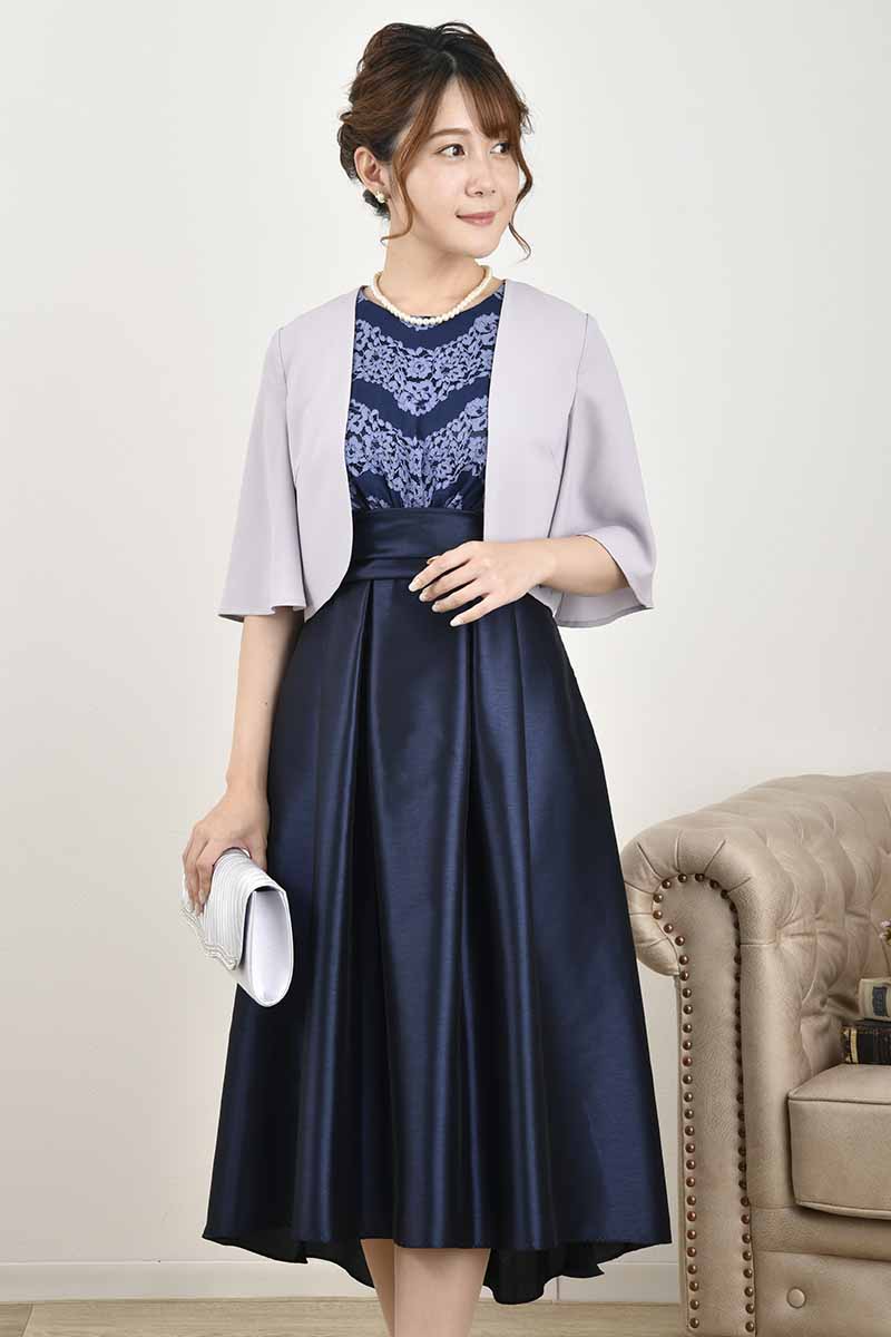 ブルーのレース切替フィットアンドフレアドレス