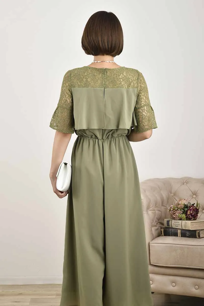 グリーンのデコルテレースパンツドレス