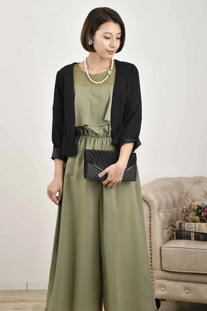 グリーンのデコルテレースパンツドレス