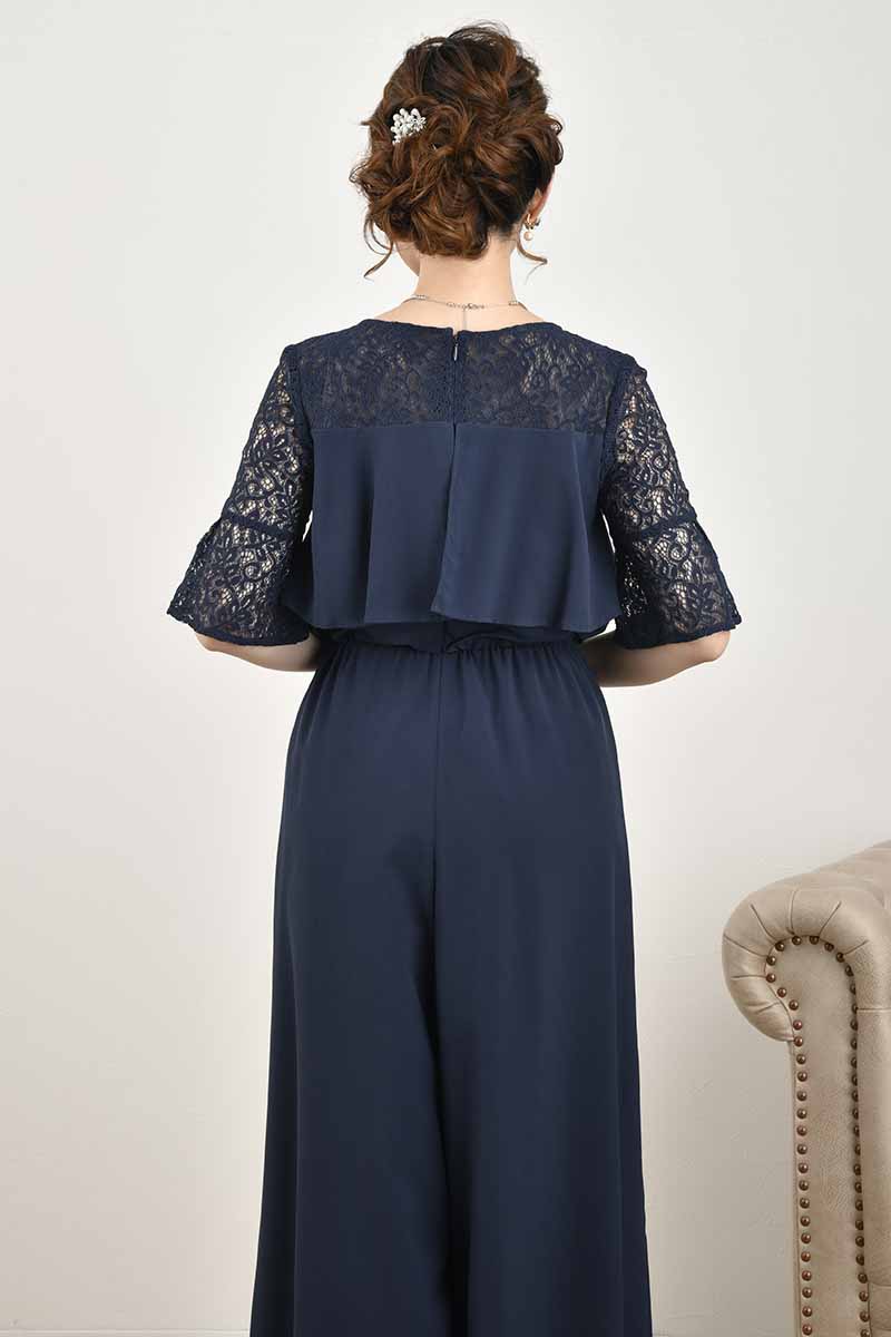 ネイビーのデコルテレースパンツドレス