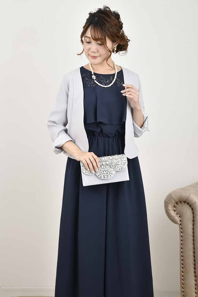 ネイビーのデコルテレースパンツドレス