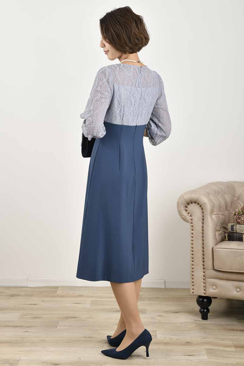 ブルーグレーのボリュームスリーブ切替えドレス