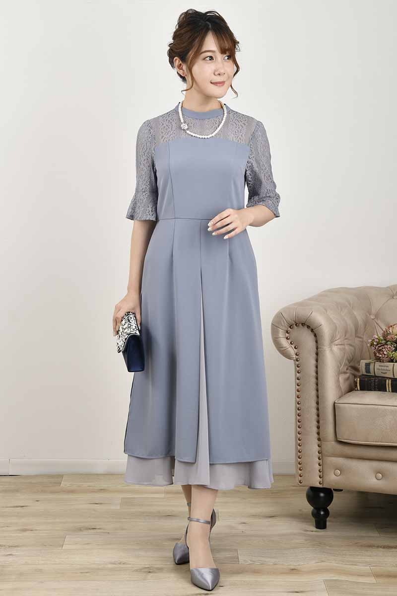 ブルーグレーのフレアスリーブスリット入りドレス