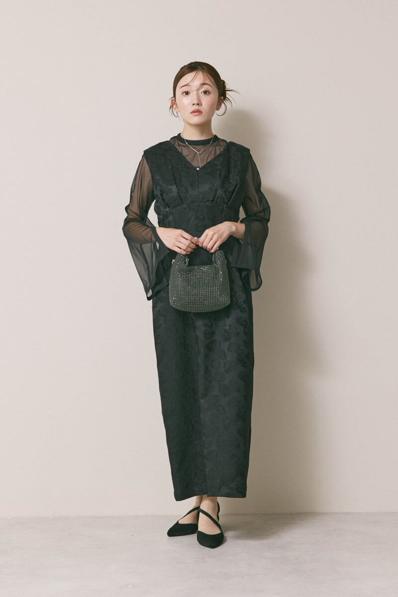 ブラックのボールハンドルバッグ