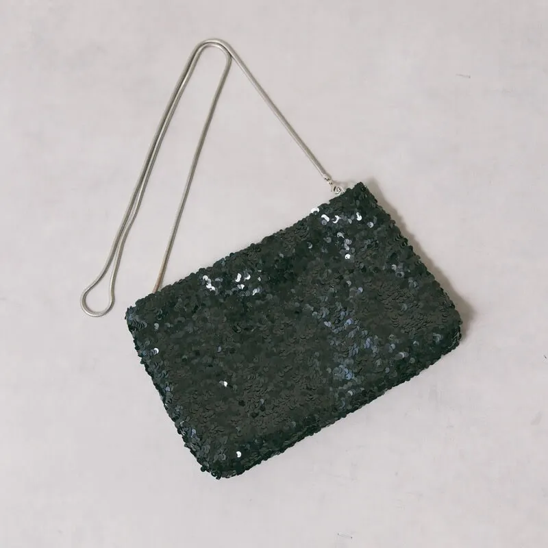 ブラックのスパンコールクラッチバッグ