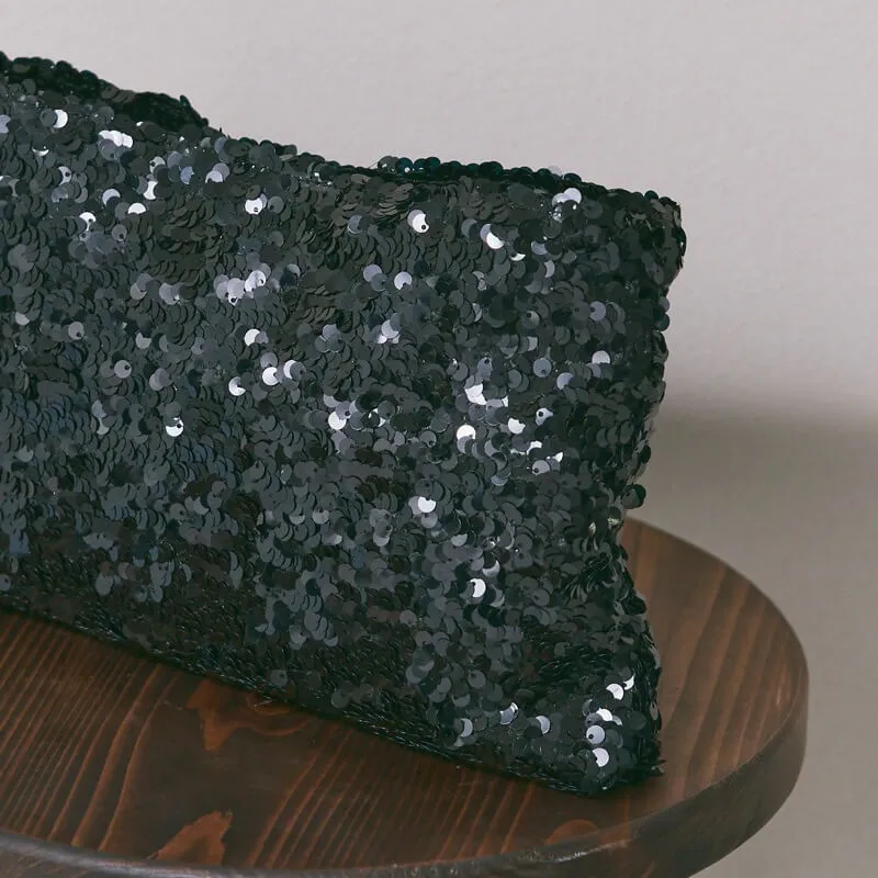 ブラックのスパンコールクラッチバッグ