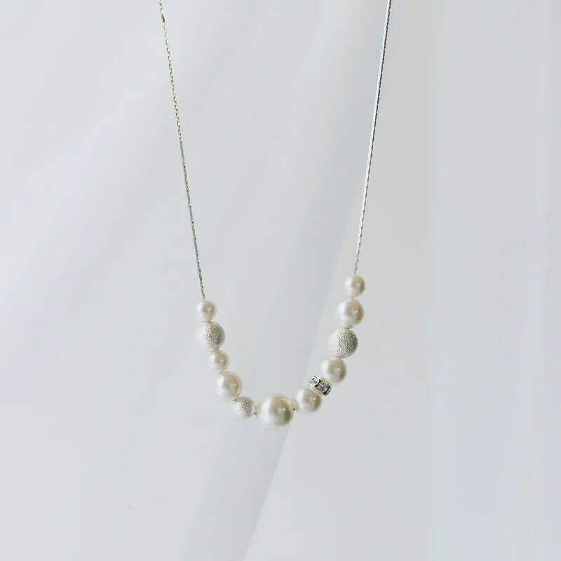 シルバーのパール×ダストボールネックレス