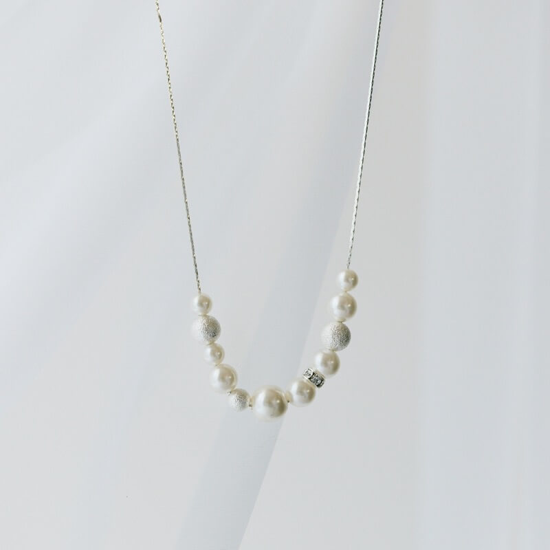 シルバーのパール×ダストボールネックレス