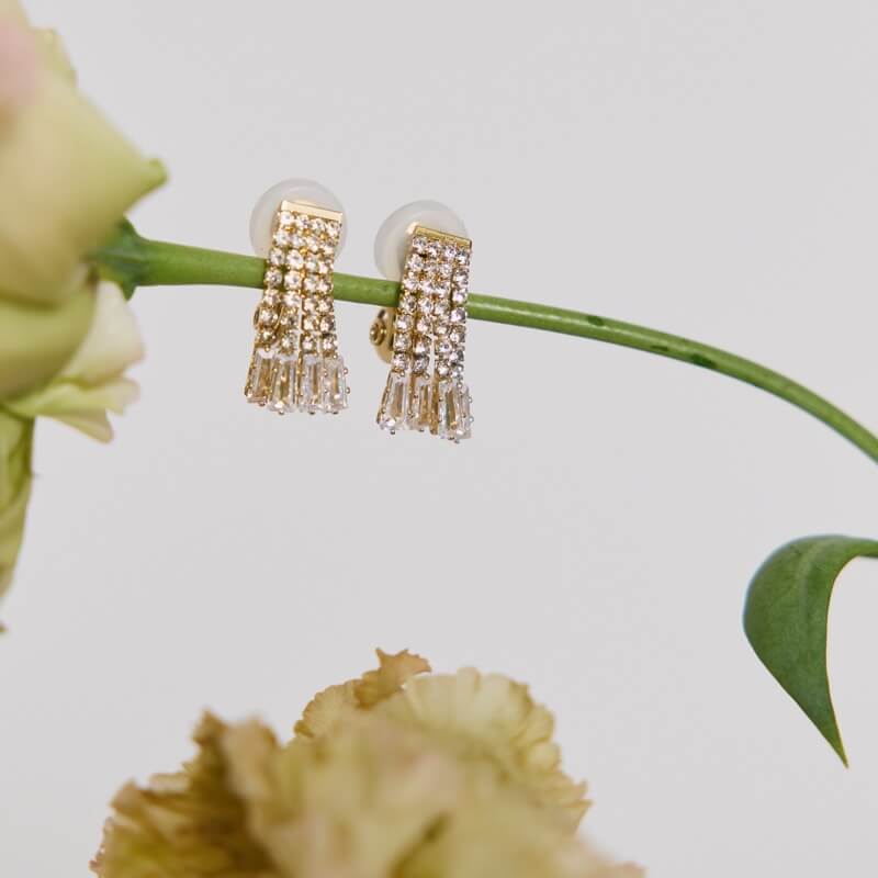 ゴールドのダイヤシャワーイヤリング