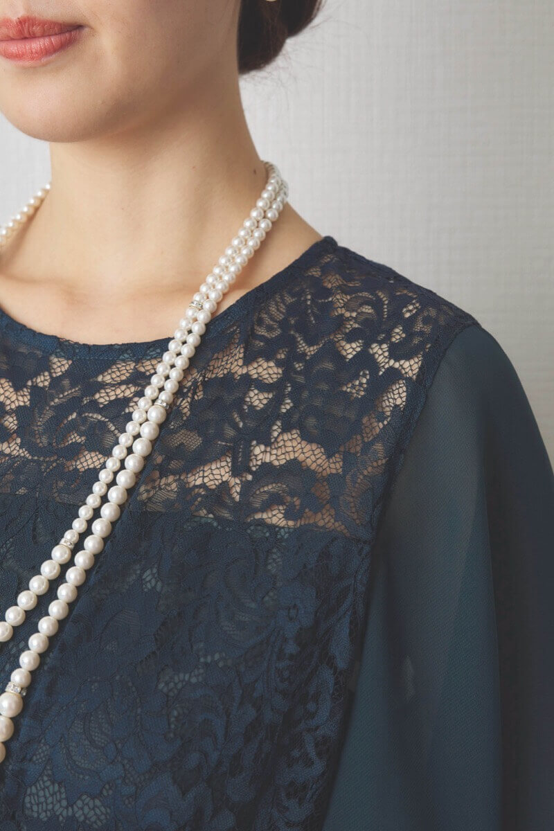 グリーンのスクエアスリーブフラワーレースドレス