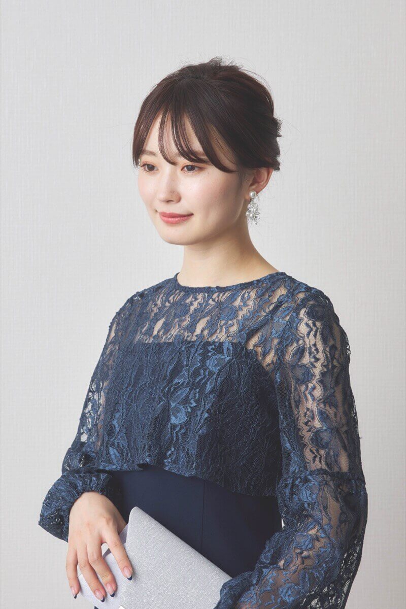 ネイビーのレースブラウス付きタイトラインドレス