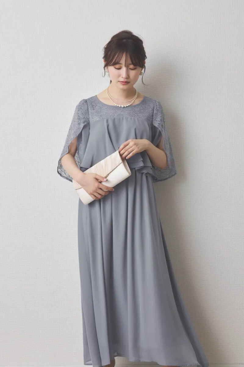 ライトグレーの授乳口付スリットスリーブドレス