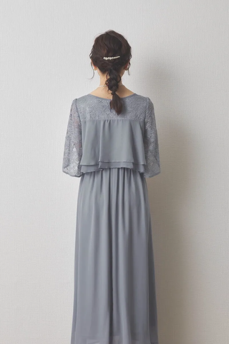 ライトグレーの授乳口付スリットスリーブドレス