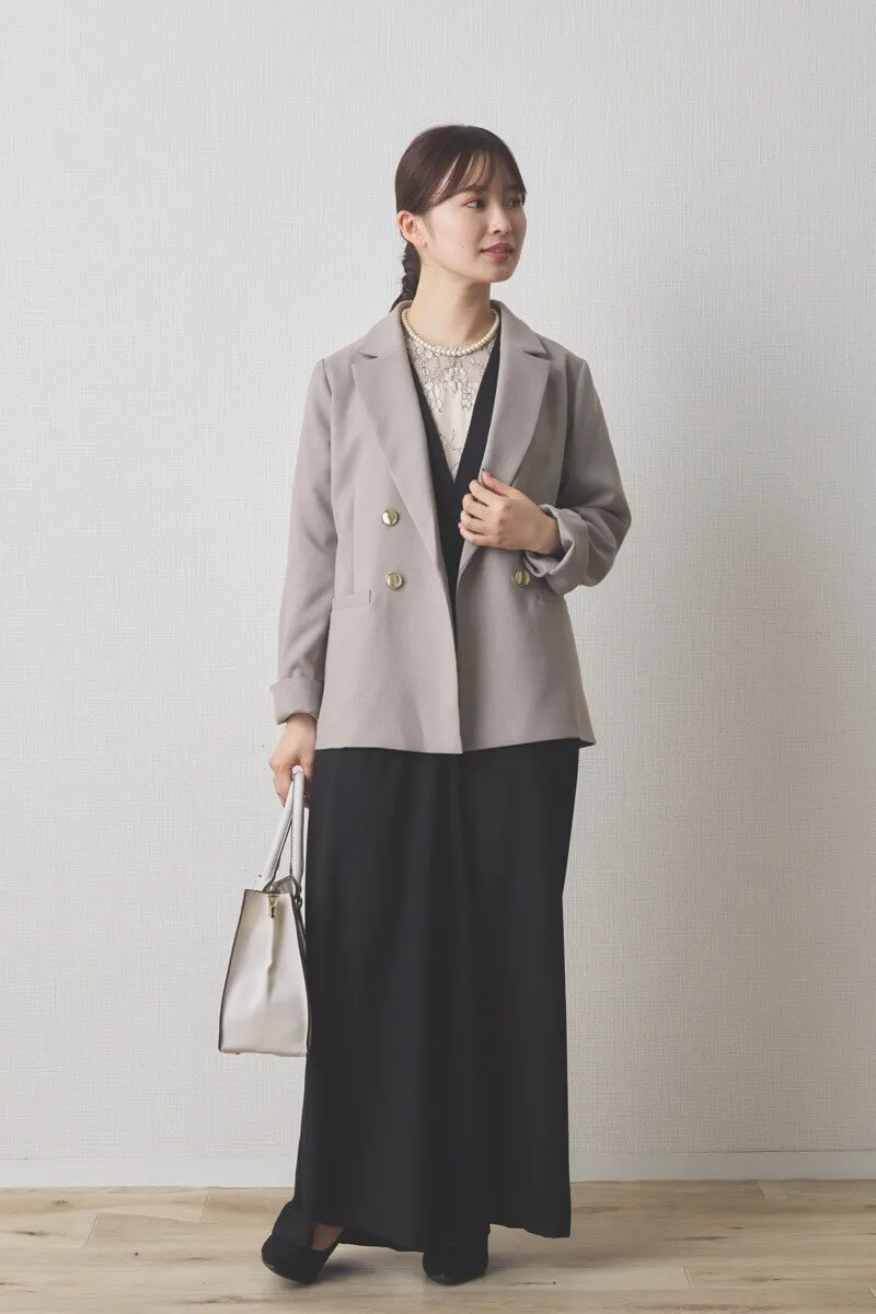 ブラックのレース袖オールインワンドレス