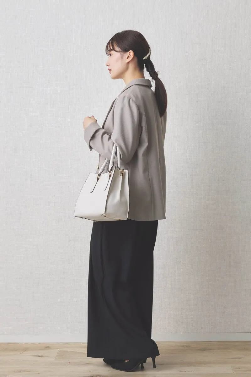 ブラックのレース袖オールインワンドレス