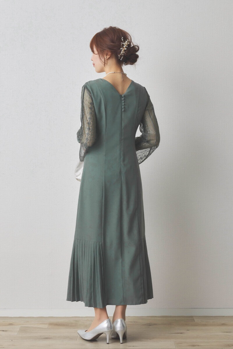 ダスティグリーンの裾プリーツマーメイドドレス