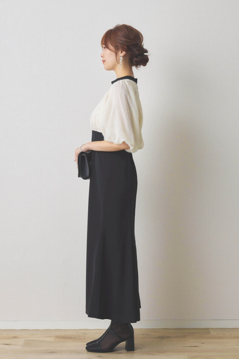 モノトーンの異素材MIXドレス